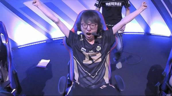 谁才是LPL第一中单?RNG小虎:不错,正是在下虎九万!