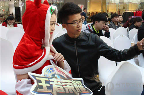 ������ҫ���հ�������������Coserͼ