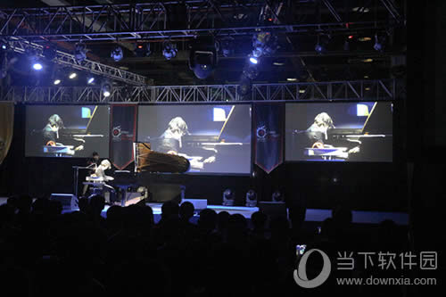 ʢ����Ϸ�����ջ���14����˿���껪�Ϻ�վ��Ļ