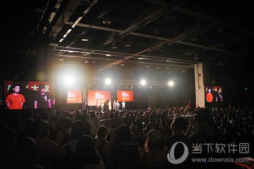 ʢ����Ϸ�����ջ���14����˿���껪�Ϻ�վ��Ļ